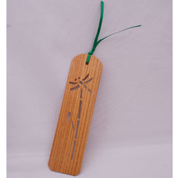 木の香りのしおり　とんぼ