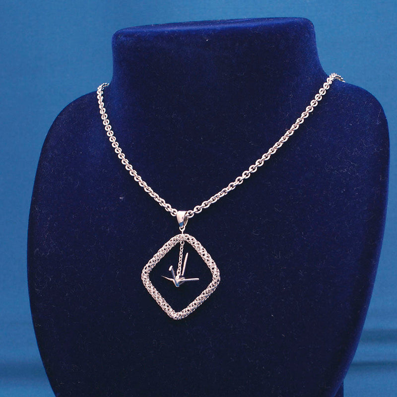 金属の魅力を引き出す鍛金の技