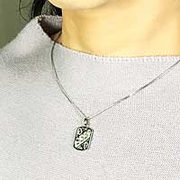 手編みシルバー唐草ペンダント